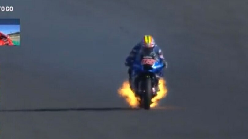 MotoGP Giappone, paura a Motegi: la Suzuki di Tsuda prende fuoco