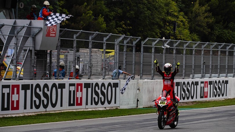 SBK Barcellona: Bautista fa il bis, sua anche la Superpole Race