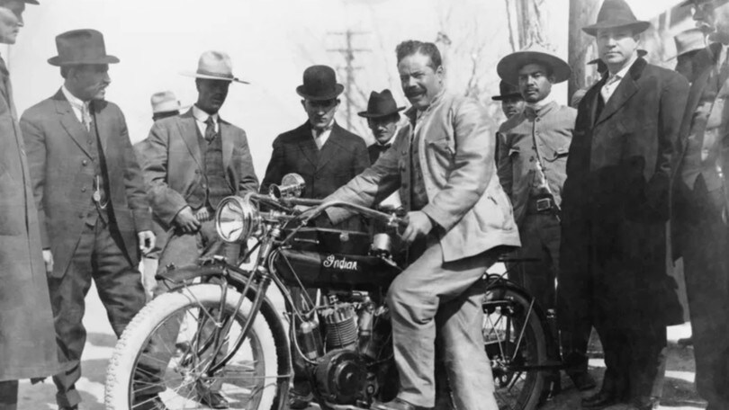 Polvere di Stelle: il Messico e la rivoluzione a due ruote