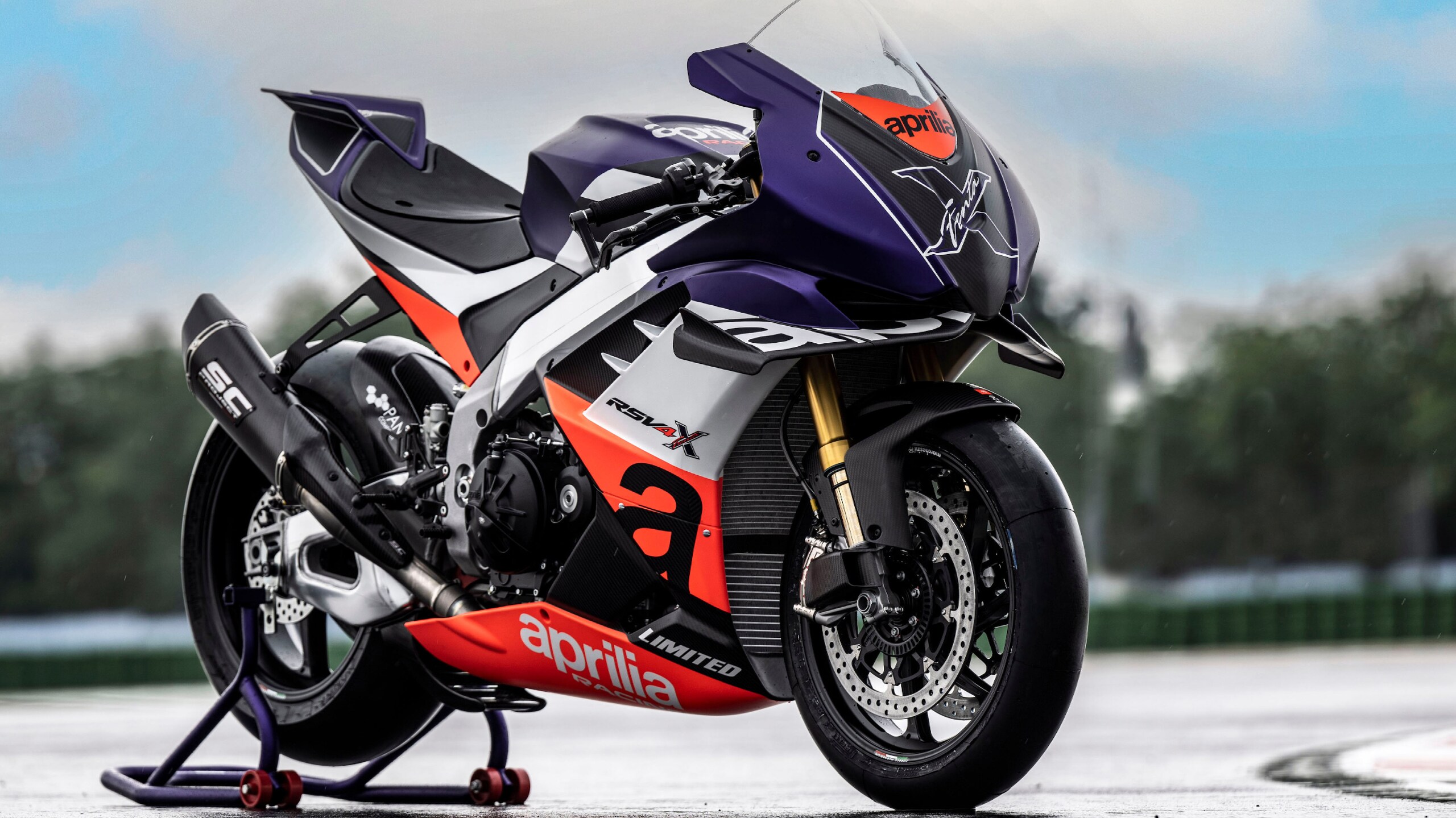 Cose di Case: RSV4 XTrenta celebra la festa Aprilia