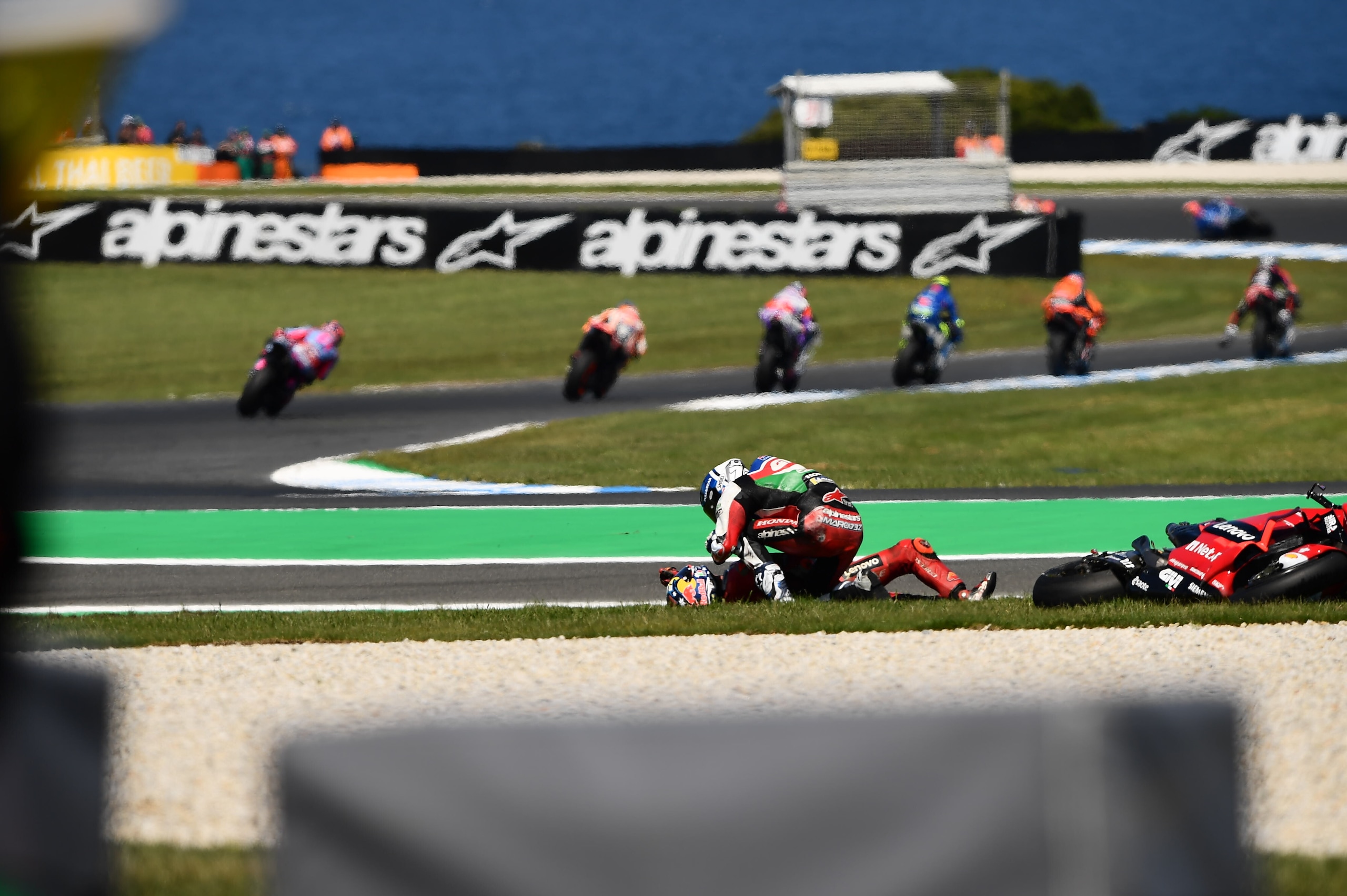 MotoGP, GP Australia: la sequenza dell'incidente Miller-Alex Marquez