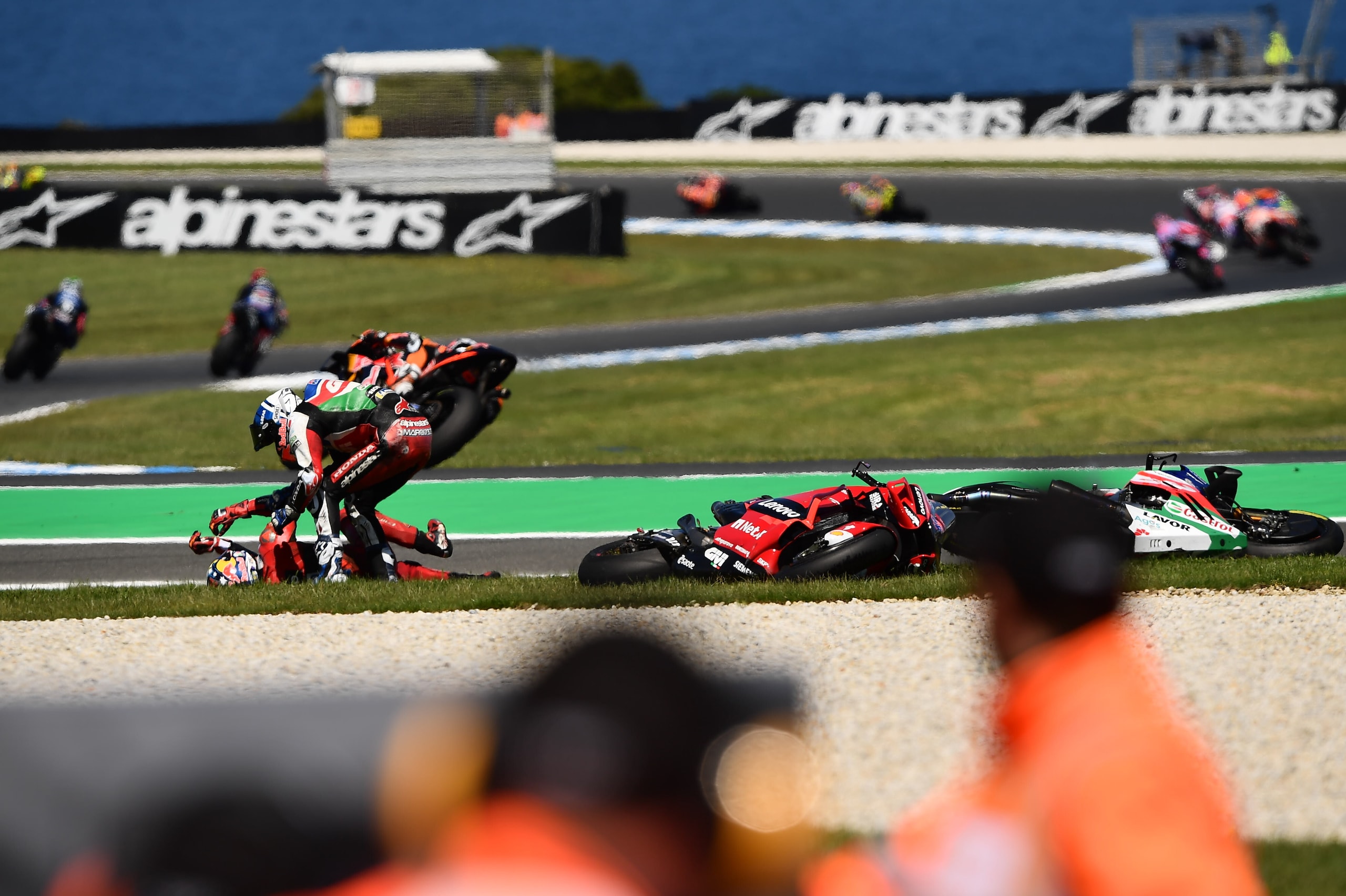 MotoGP, GP Australia: la sequenza dell'incidente Miller-Alex Marquez