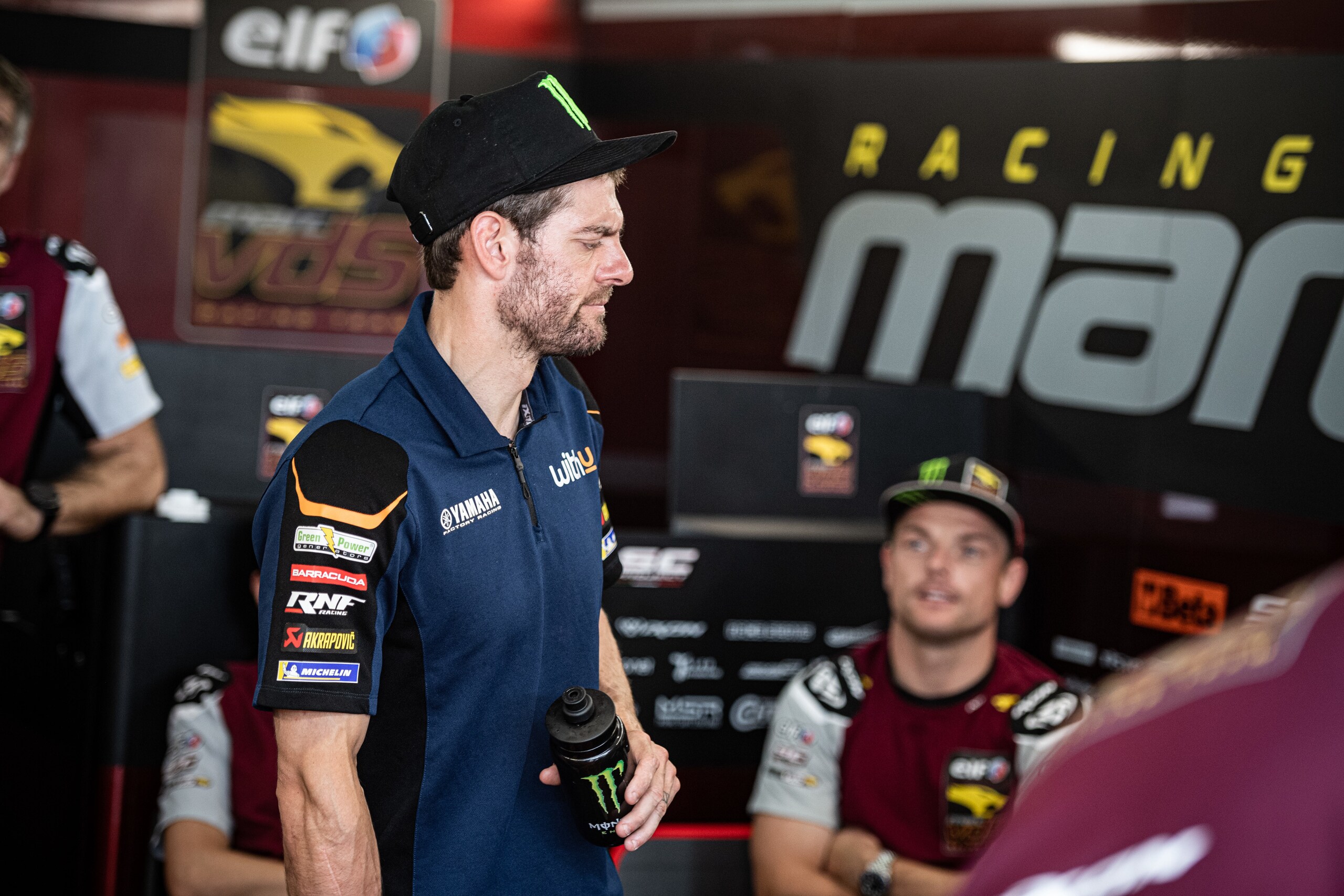 GP Malesia, diluvio a Sepang (e piloti reclusi nei box)