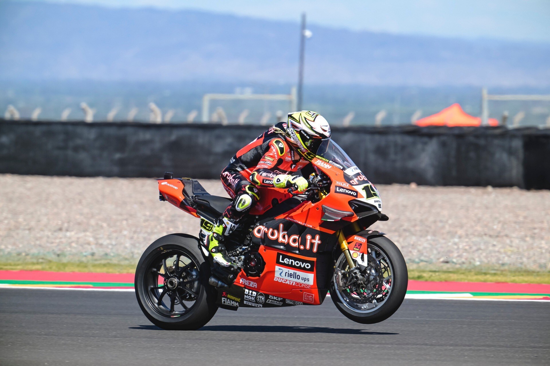 SBK: Toprak sbaglia subito, Bautista ne approfitta e vince Gara 1 in Argentina