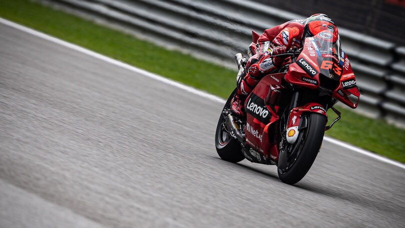 MotoGP Malesia: Vince Bagnaia, resiste Quartararo, titolo a Valencia