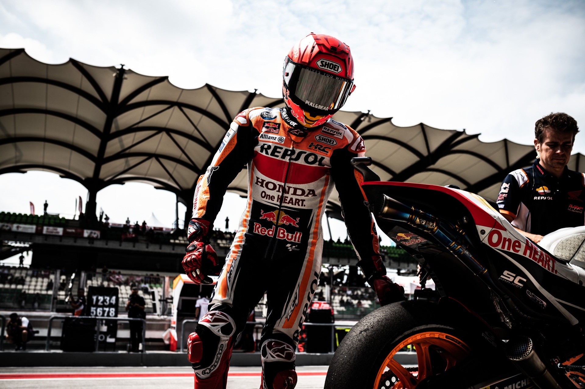 GP Malesia, Marquez: "Mio fratello mi ha già detto che con la Ducati metterà la freccia in rettilineo"