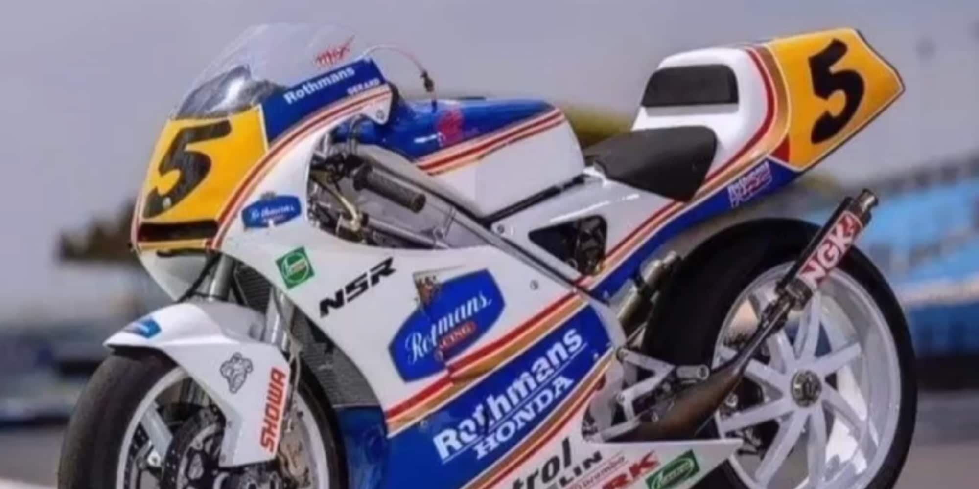 MotoGP, Honda regala la NSR 250 a Biaggi