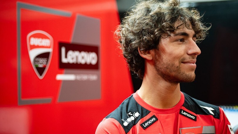 MotoGP, Enea in rosso: le prime foto di Bastianini nel box Ducati ufficiale