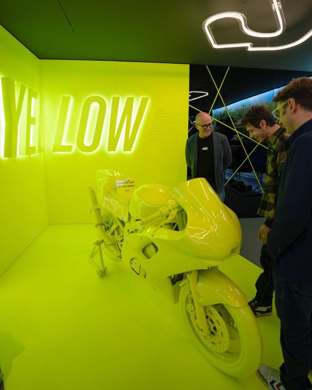 MotoGP: Valentino Rossi, inaugurato il nuovo VR46 Store a Tavullia