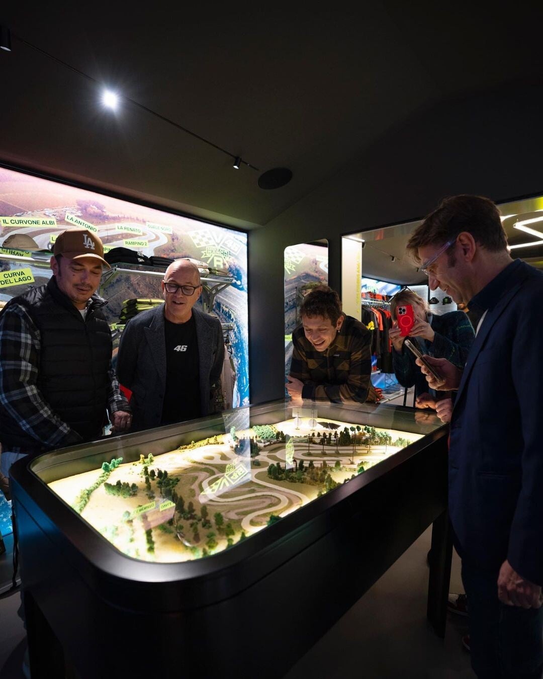MotoGP: Valentino Rossi, inaugurato il nuovo VR46 Store a Tavullia