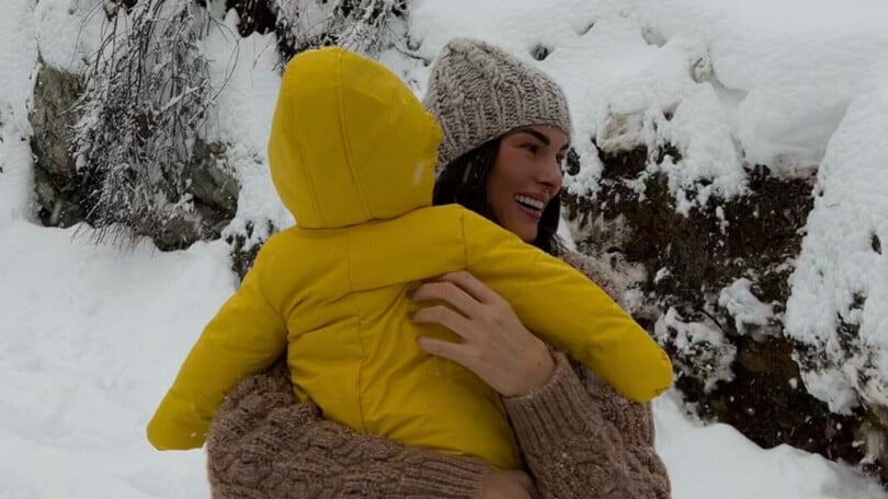 Francesca Sofia Novello: che tenerezza le foto con Giulietta sotto la neve