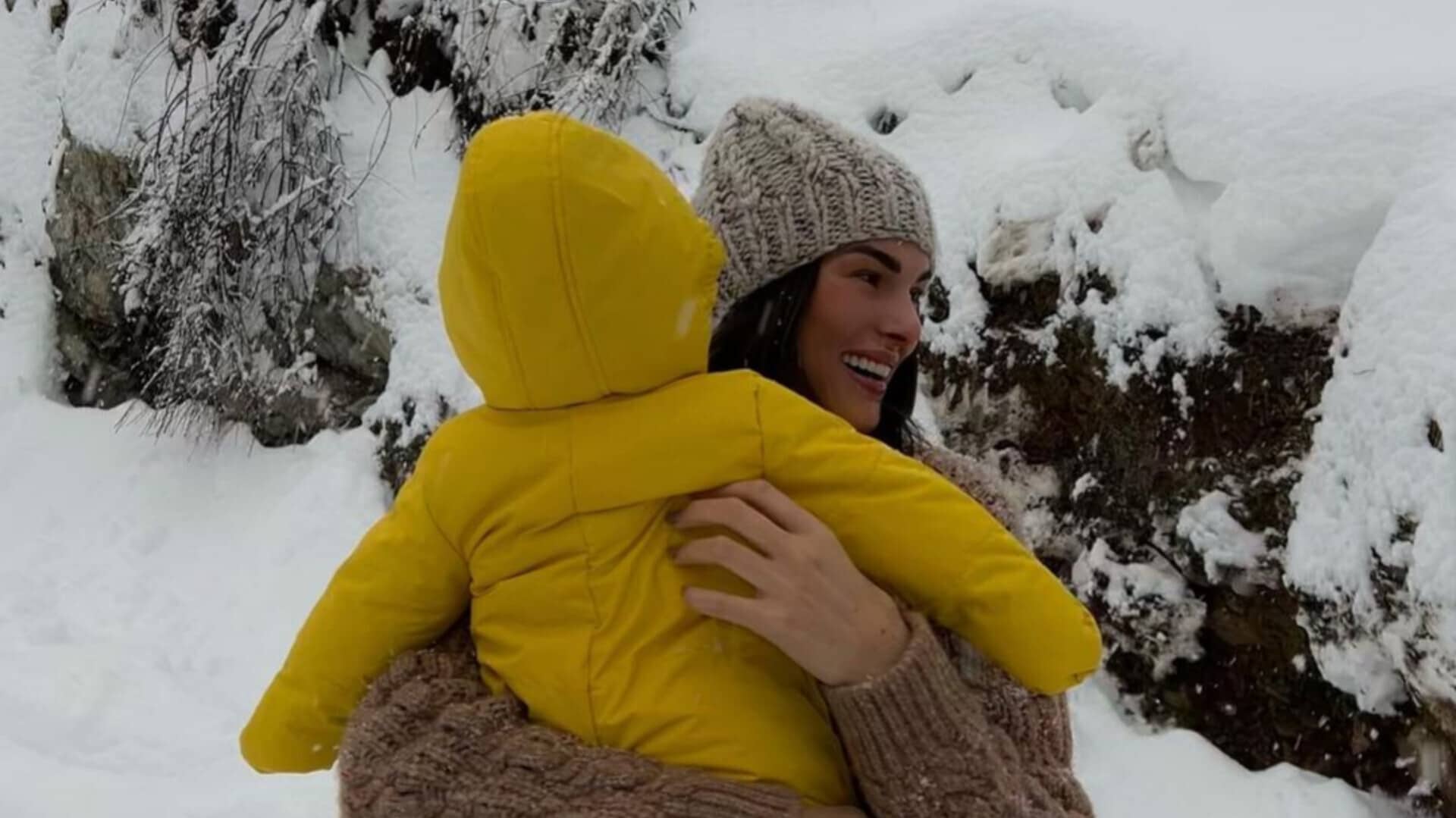 Francesca Sofia Novello: che tenerezza le foto con Giulietta sotto la neve