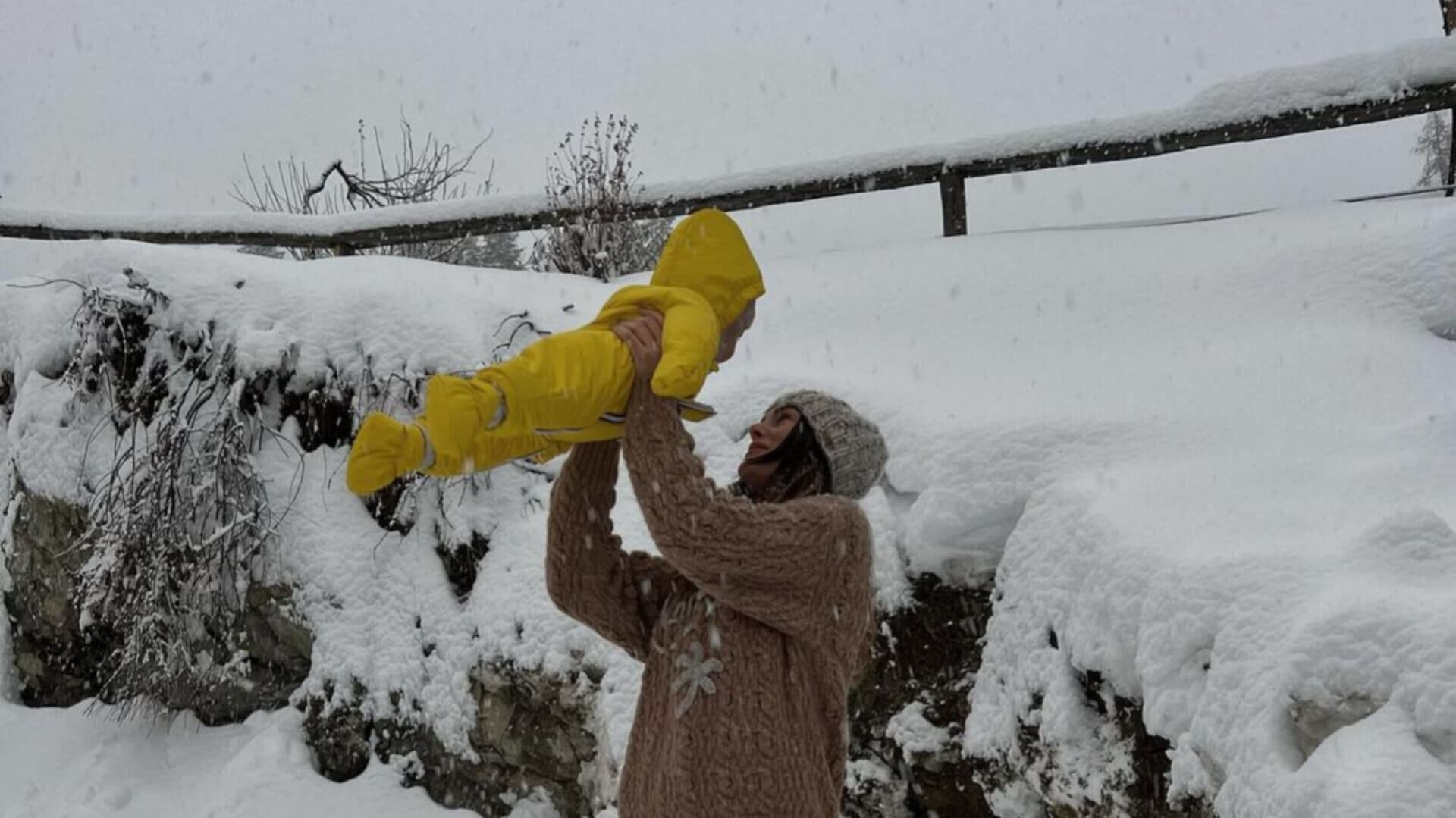 Francesca Sofia Novello: che tenerezza le foto con Giulietta sotto la neve