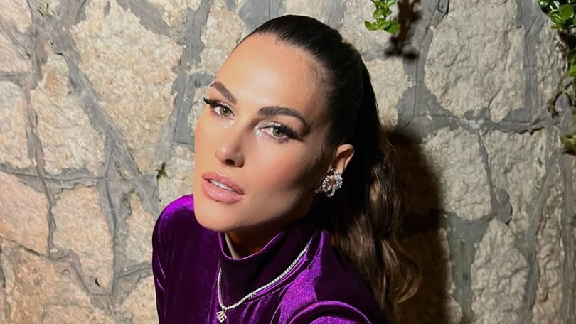 Valentino Rossi: l'abito hot di Francesca Sofia Novello per Capodanno 2023