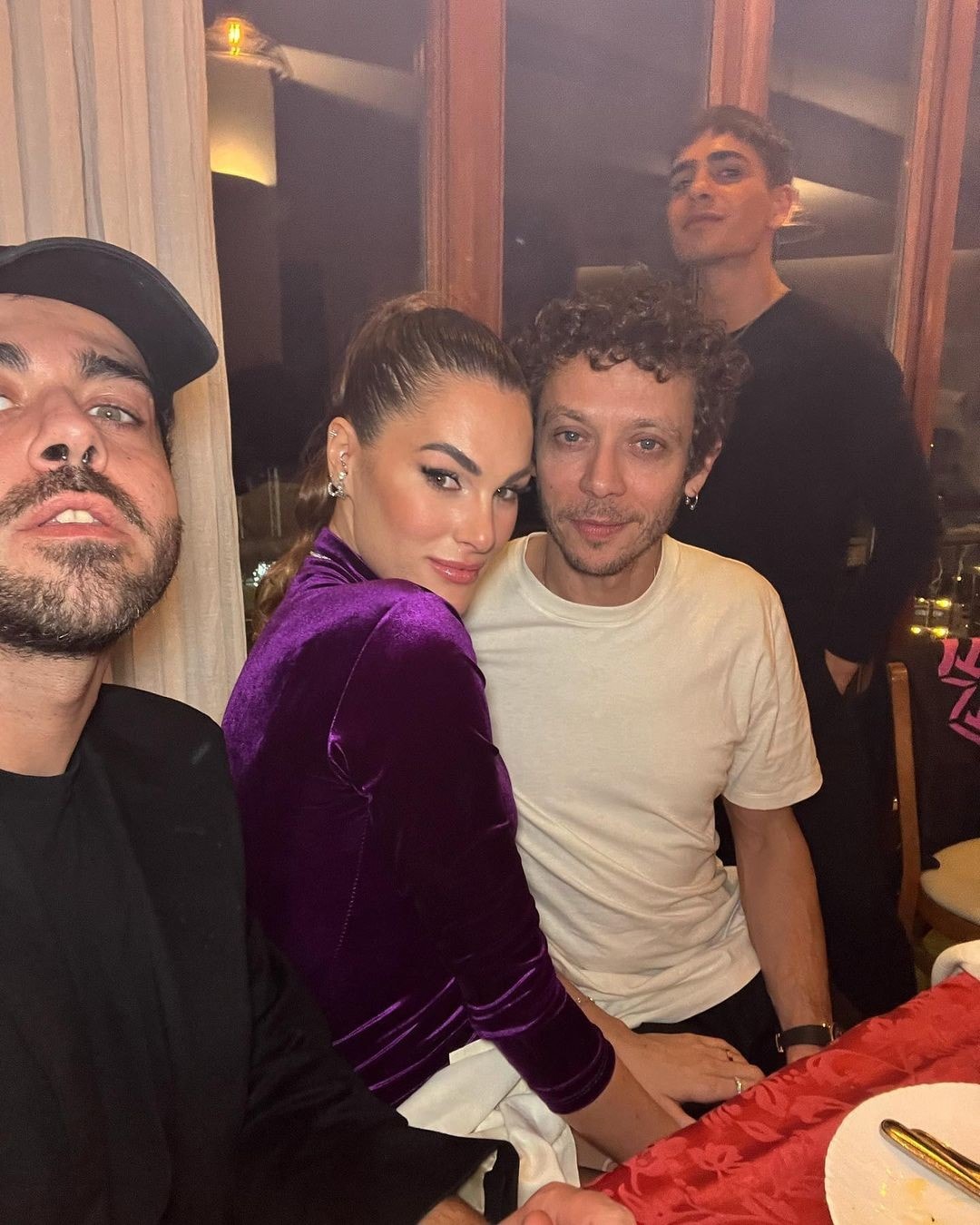 Valentino Rossi: l'abito hot di Francesca Sofia Novello per Capodanno 2023