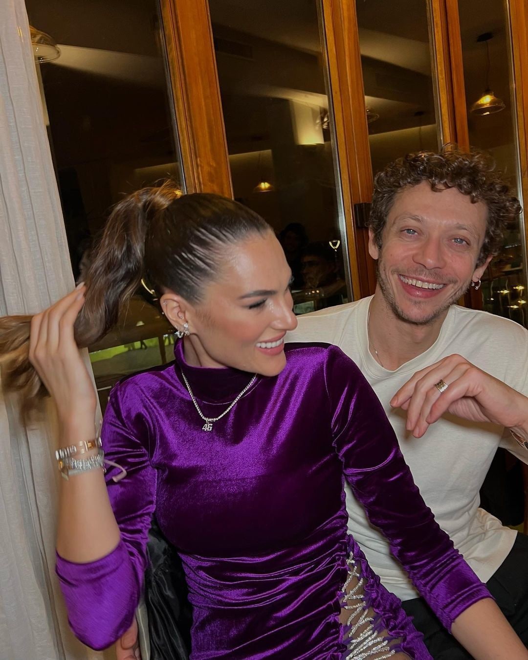 Valentino Rossi: l'abito hot di Francesca Sofia Novello per Capodanno 2023