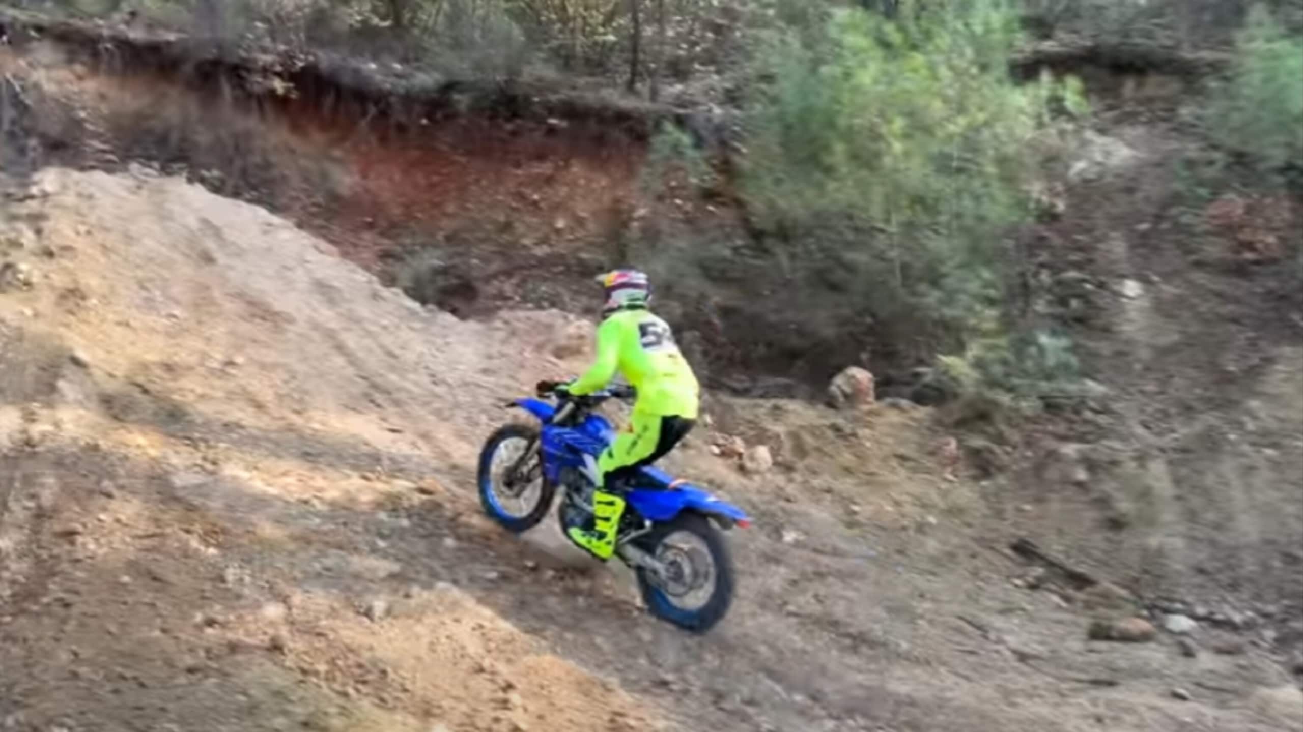 SBK, incredibile Toprak Razgatlioglu: è un funambolo anche in Enduro!