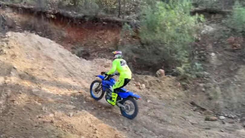 SBK, incredibile Toprak Razgatlioglu: è un funambolo anche in Enduro!