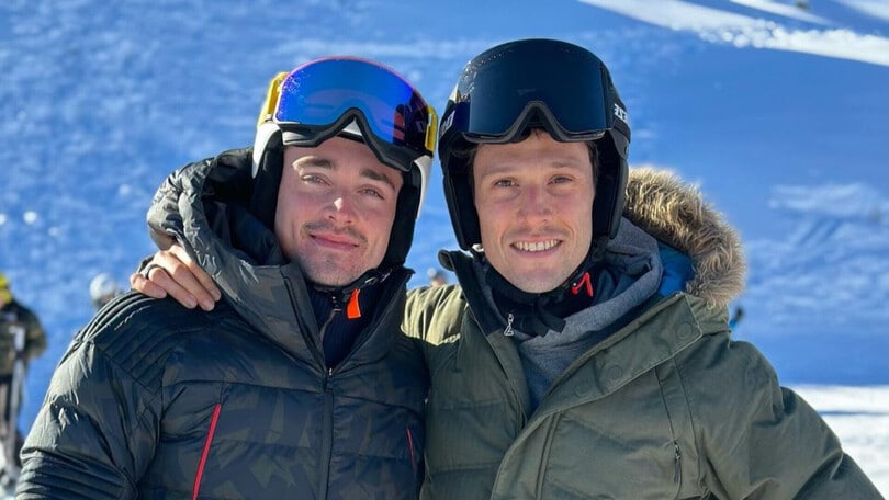 La MotoGP incontra la F1: Lorenzo Savadori e Charles Leclerc, che coppia