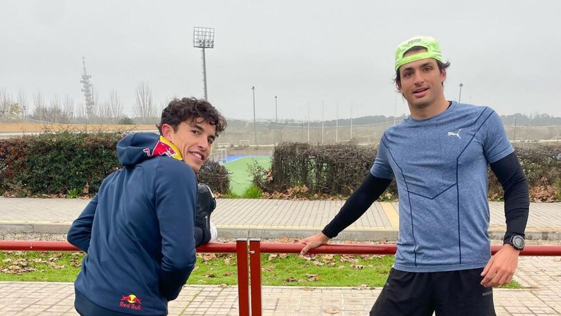 MotoGP: Carlos Sainz, arriva dalla F1 il nuovo partner di Marc Marquez