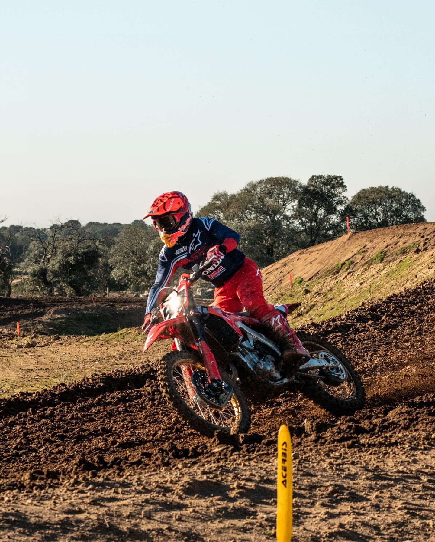 Marc Marquez e Alex Marcquez si allenano insieme in motocross - FOTO