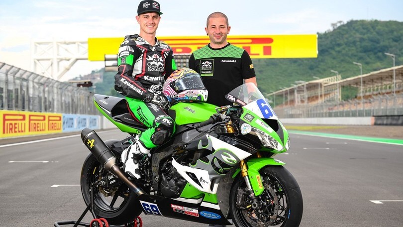 Doppia punta MotoZoo in Supersport: Booth-Amos affianca Power