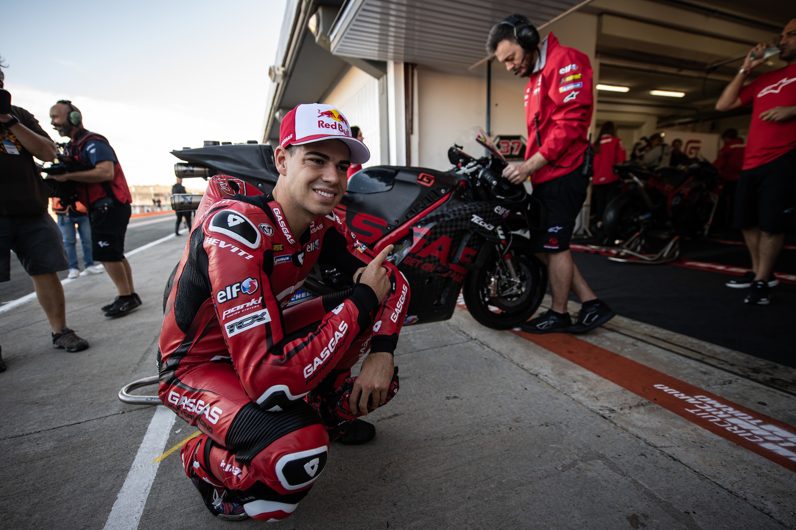 MotoGP, Augusto Fernandez e il triplo debutto nella categoria regina