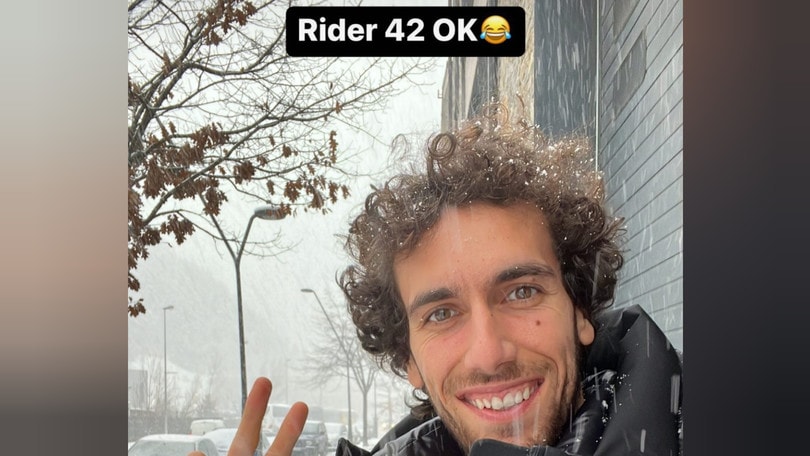 MotoGP, prima "caduta" dell'anno per Alex Rins: il video è esilarante