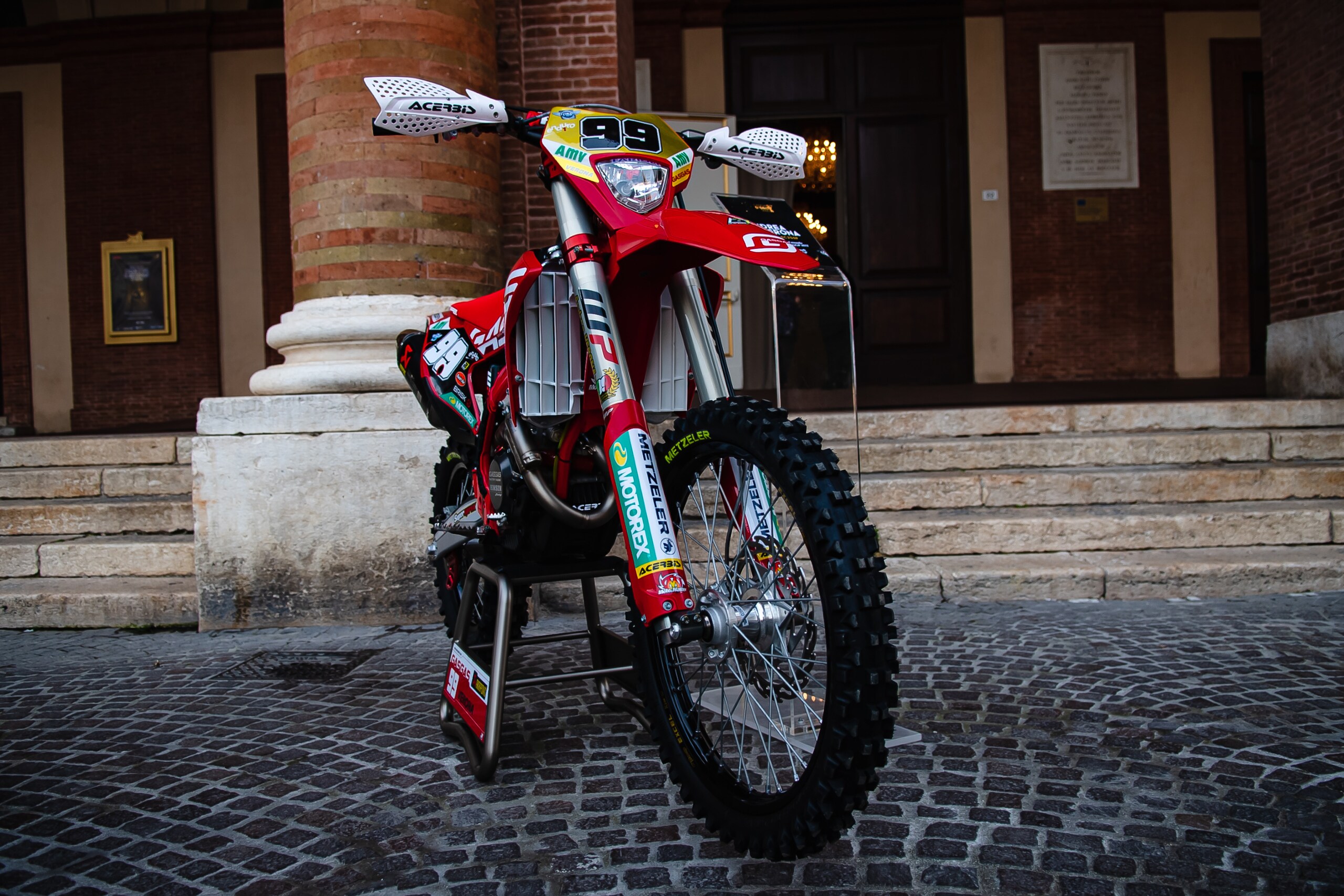 Caschi d'Oro 2022: spettacolo, musica e grandi ospiti a Rimini