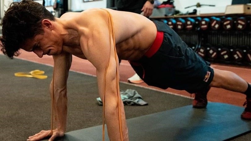 MotoGP, rivali di Marquez, attenti: il braccio destro di Marc sta bene