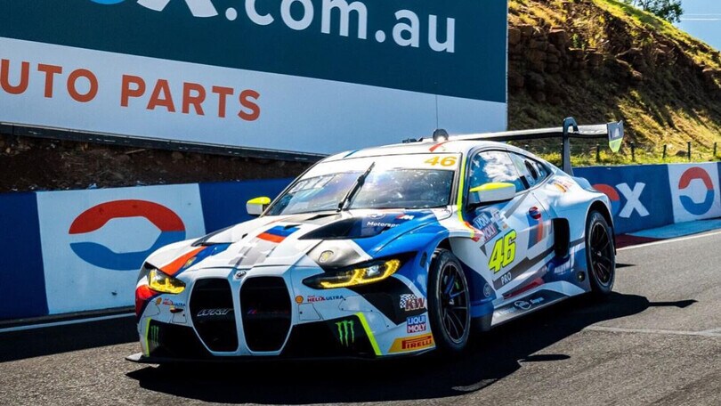 Valentino Rossi, cuore e follia: le foto del Dottore in azione a Bathurst