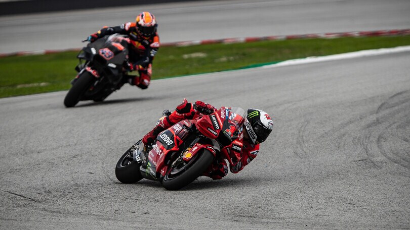 MotoGP, test Sepang day 1: le foto dei piloti in azione