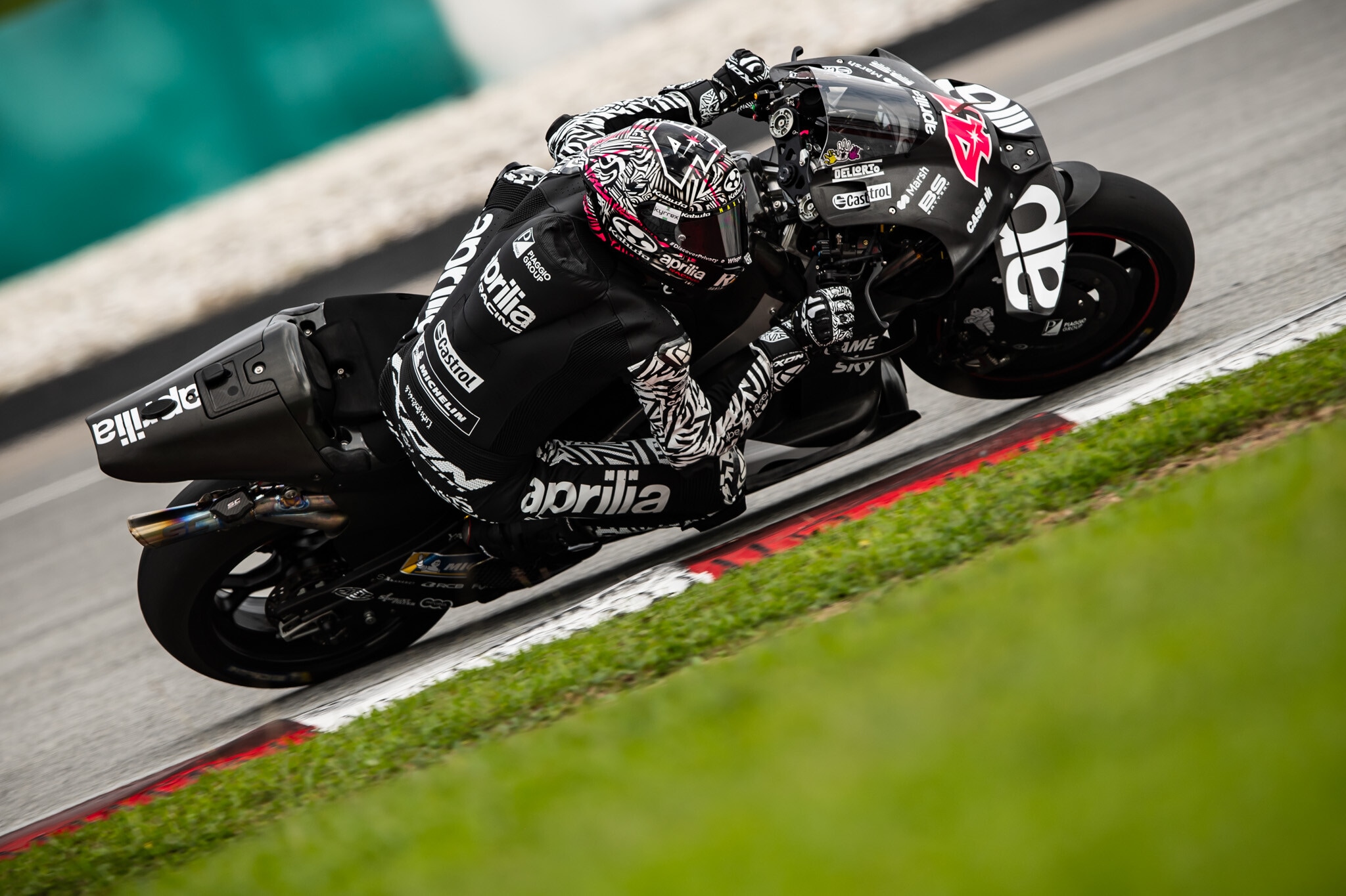 MotoGP, test Sepang day 1: le foto dei piloti in azione