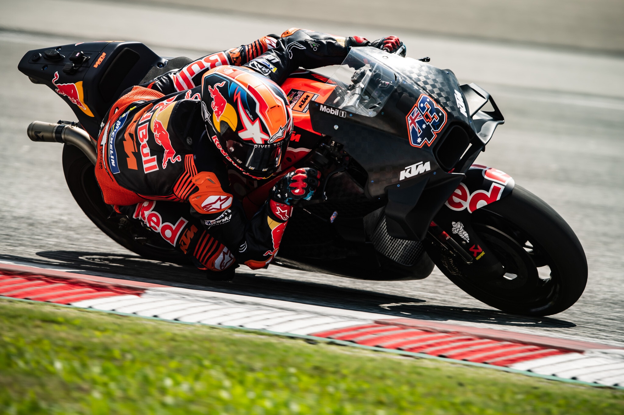 MotoGP, test Sepang day 1: le foto dei piloti in azione