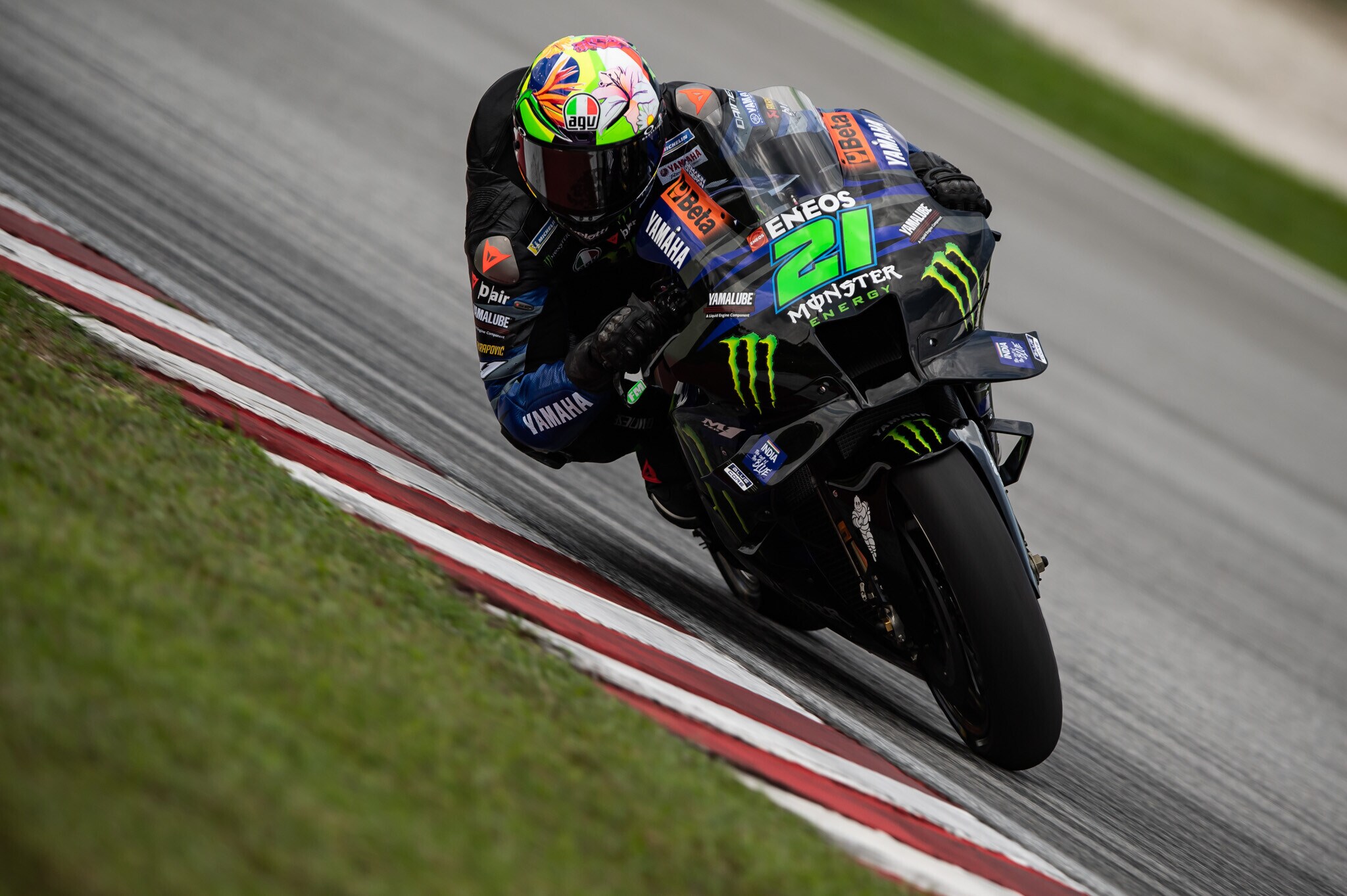 MotoGP, test Sepang day 1: le foto dei piloti in azione