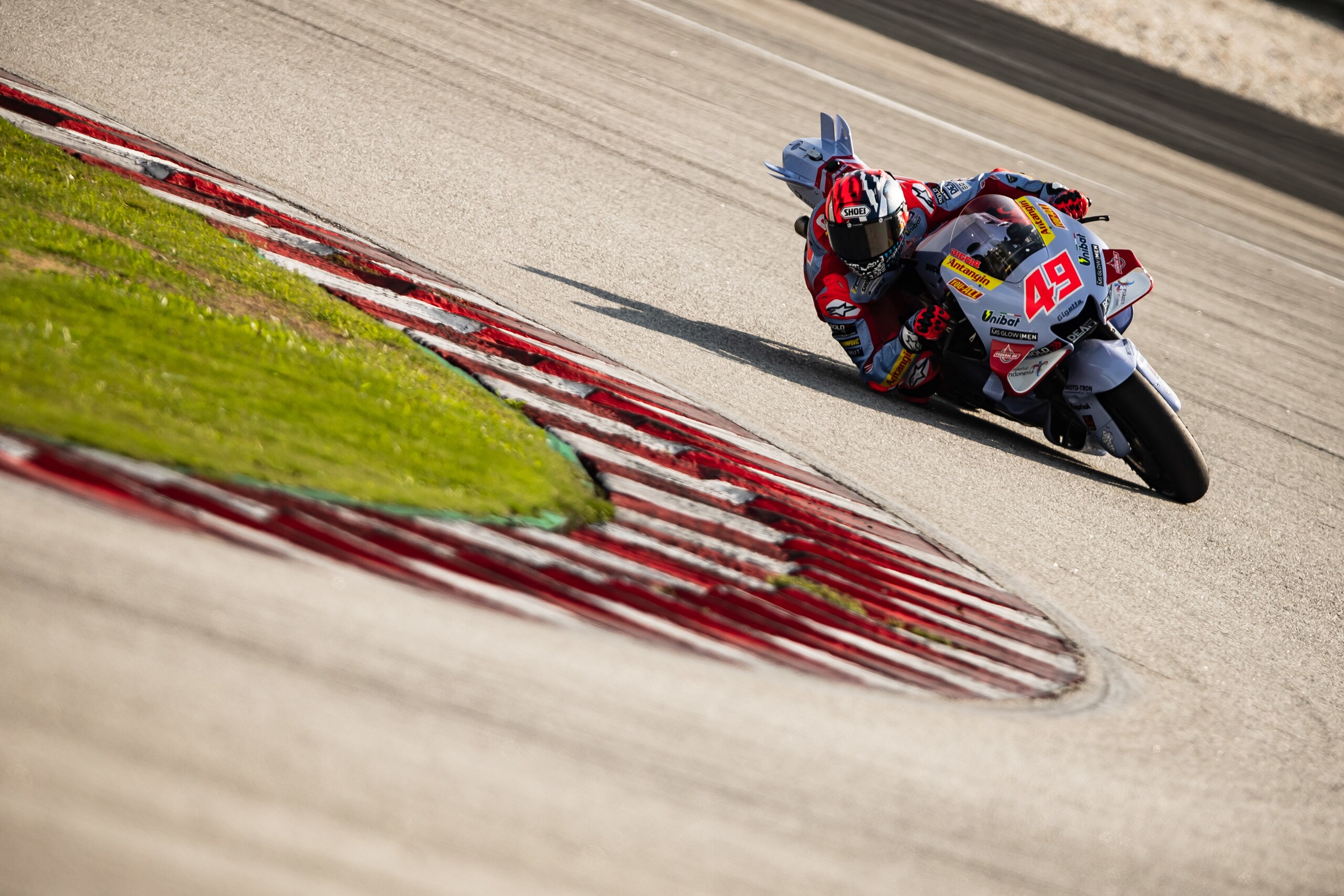 MotoGP test, ecco le foto dell'azione in pista a Sepang