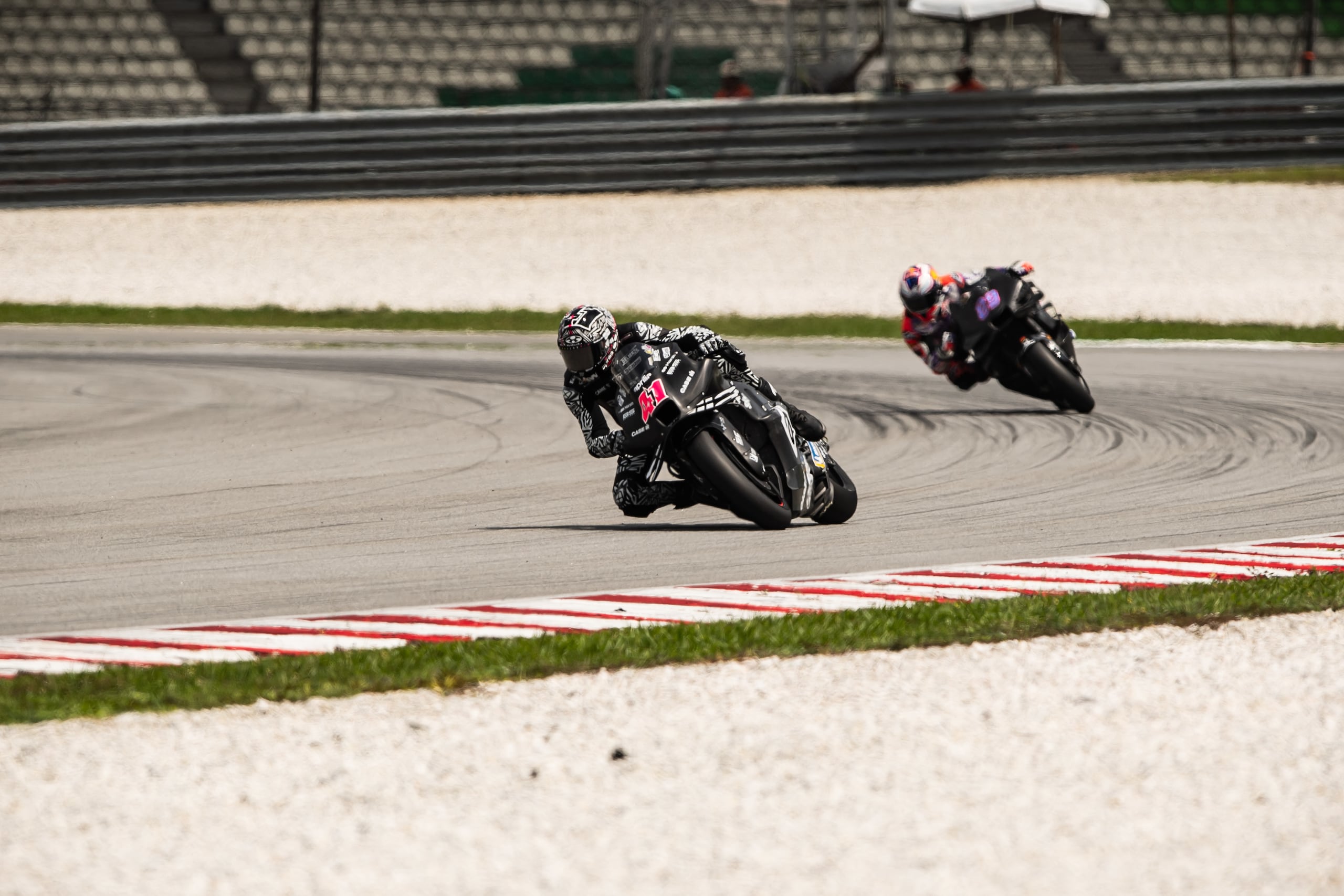 MotoGP test, ecco le foto dell'azione in pista a Sepang