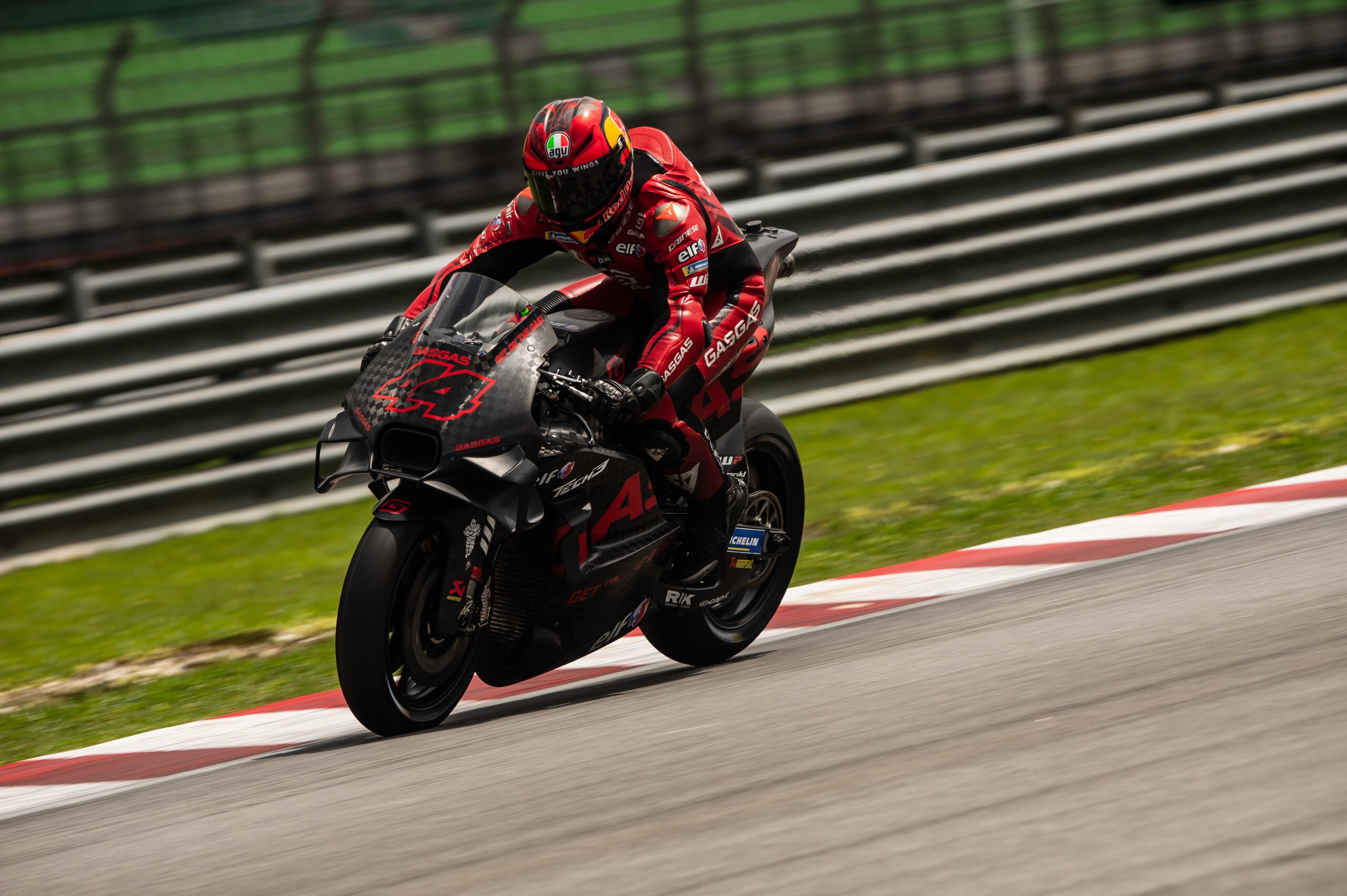 MotoGP test, ecco le foto dell'azione in pista a Sepang