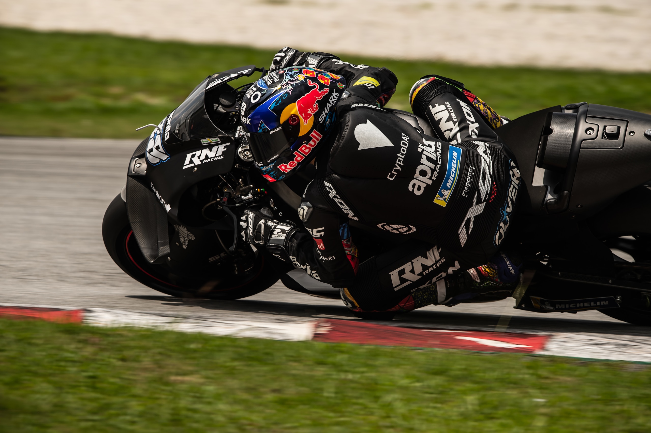 MotoGP test, ecco le foto dell'azione in pista a Sepang