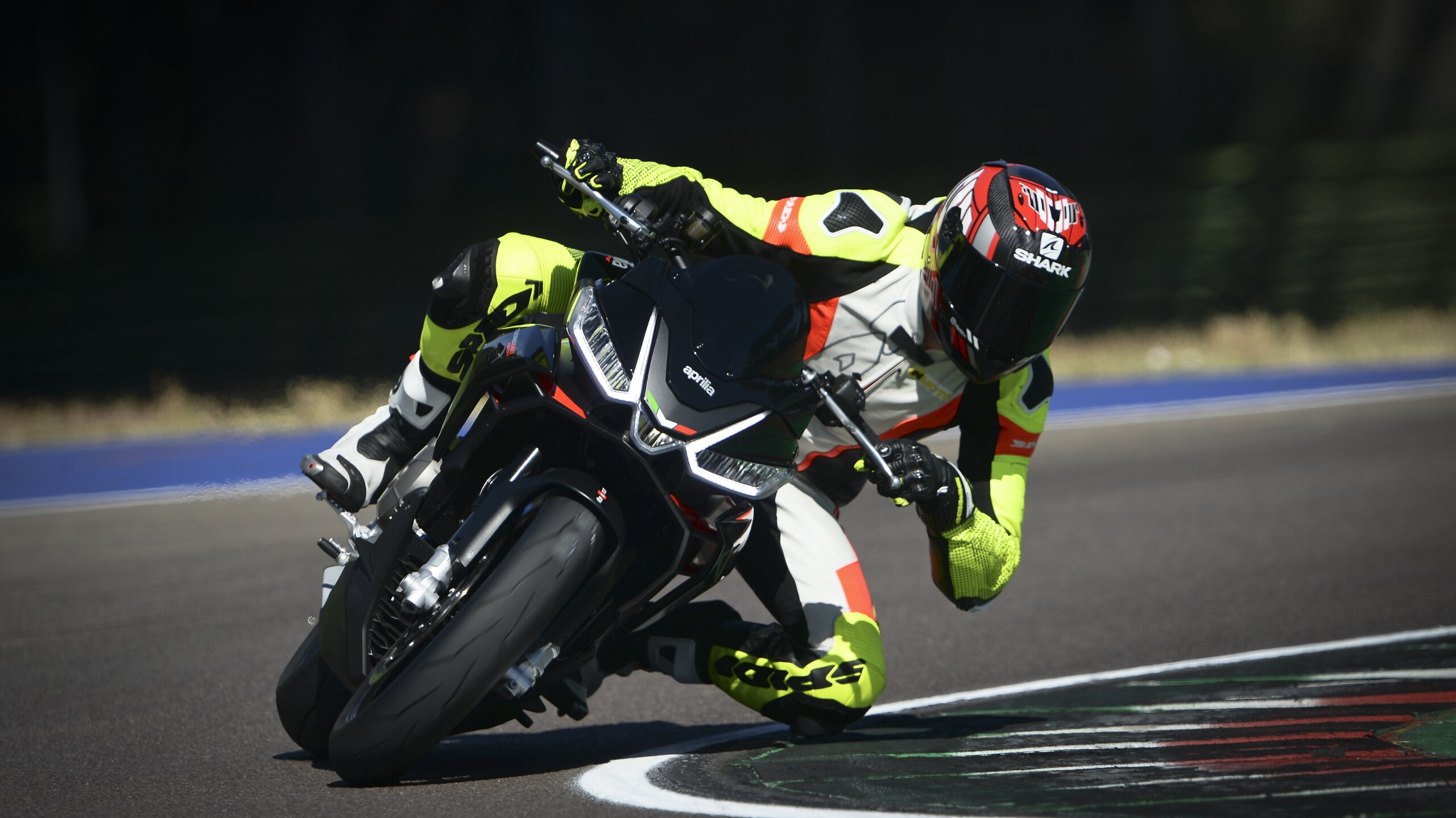 Aprilia 660 Tuono Factory, la modella veneta | The Test