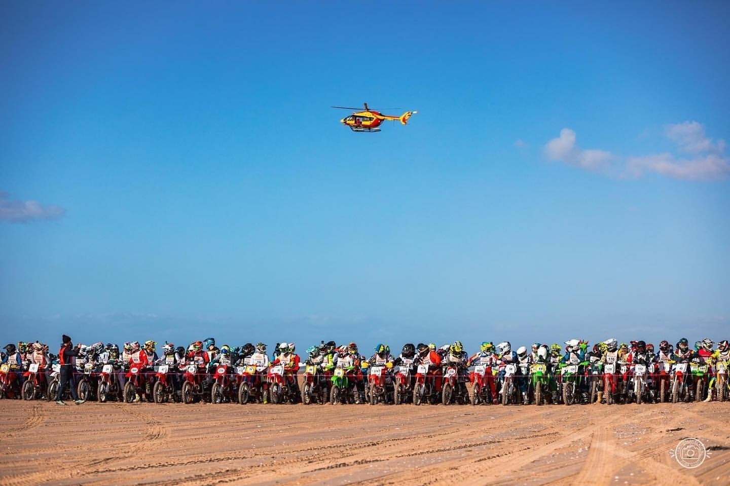 L'affascinante partenza di 1300 piloti all'Enduropale | IL VIDEO