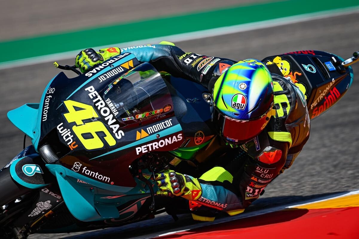 F1, MotoGP: i colori di Valentino Rossi sulla Mercedes W14 di Hamilton FOTO