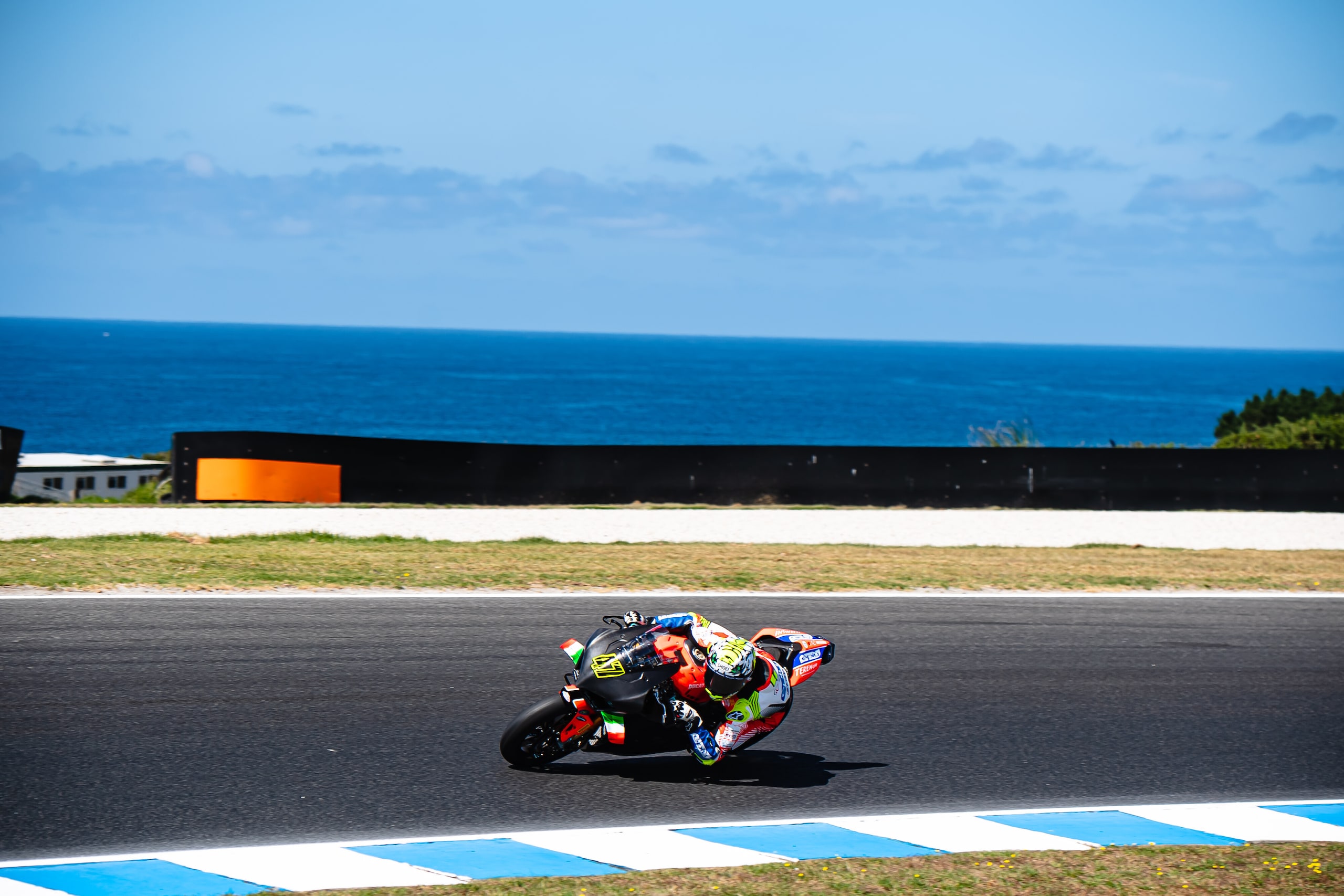 SBK, le foto più belle del primo giorno di test a Phillip Island