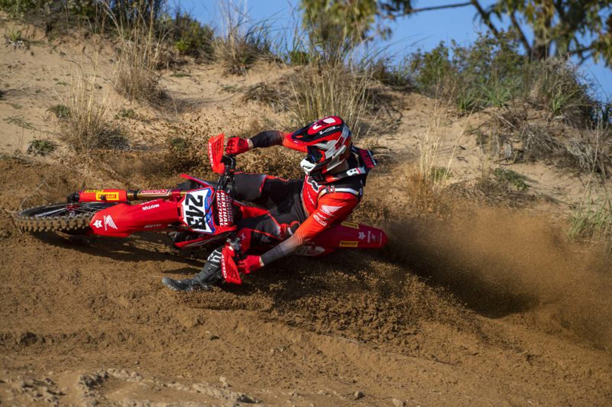 MXGP: Gajser operato al femore