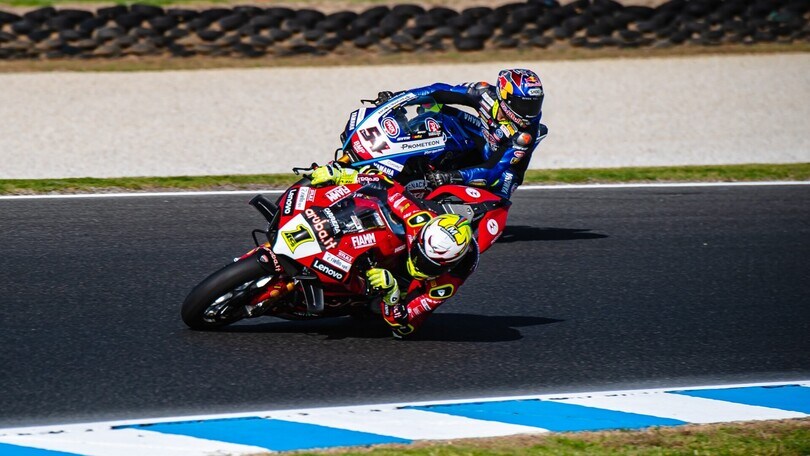 SBK test Phillip Island: Bautista svetta, Locatelli 2° davanti a Rinaldi