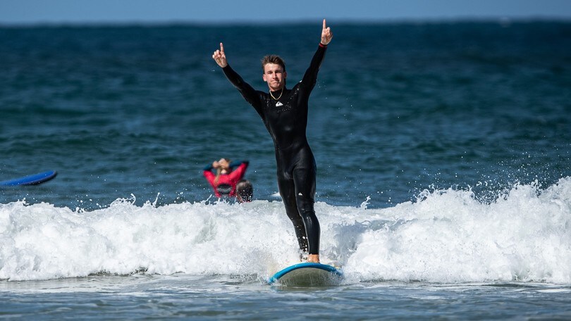 SSP: Bayliss inizia la stagione con un trionfo... sulla tavola da surf