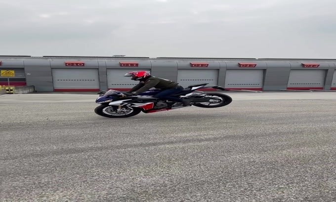 MotoGP: Maverick Vinales regala spettacolo con l'Aprilia RS660