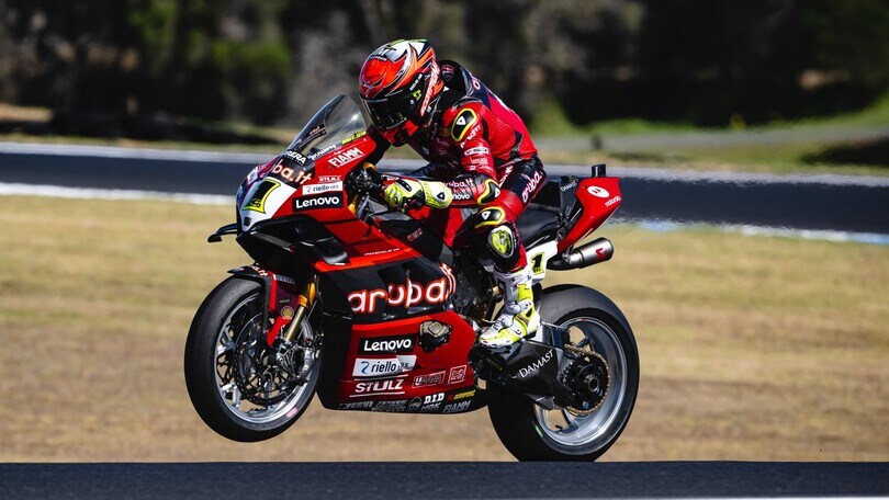 SBK Phillip Island, FP2: Bautista fa il vuoto, Petrucci e Rinaldi in top five