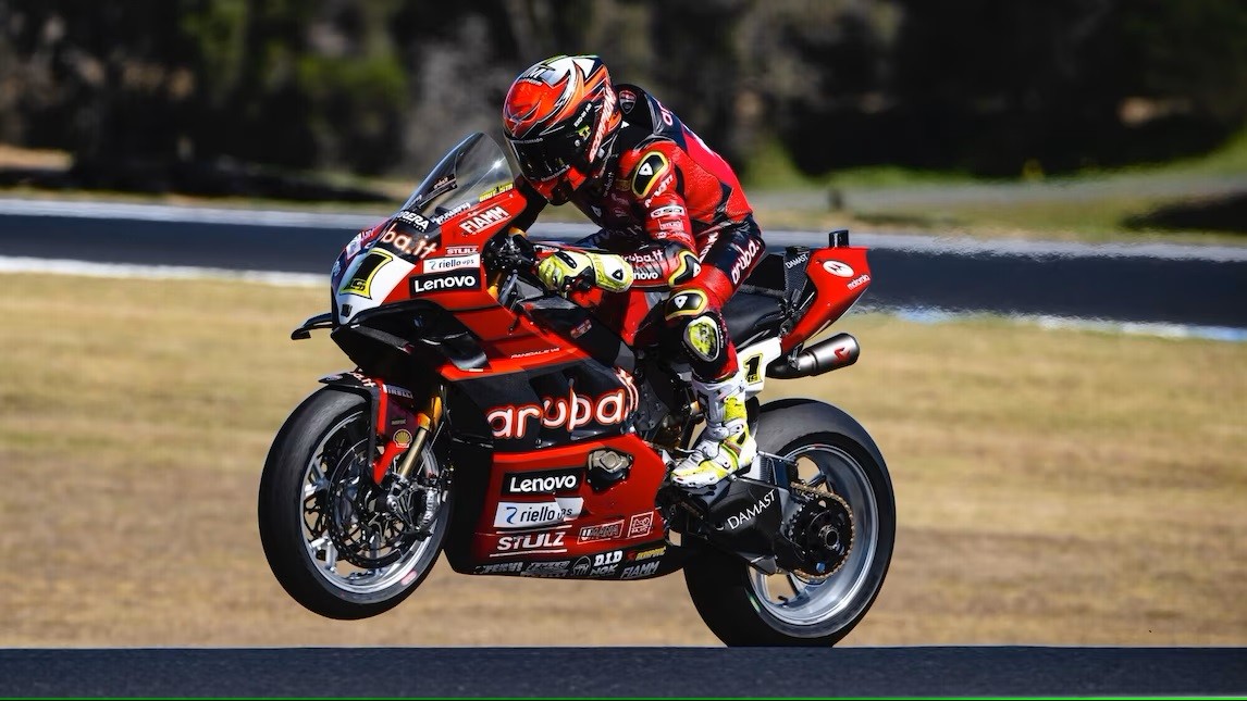 SBK Phillip Island, FP2: Bautista on top, Petrucci and Rinaldi top five
