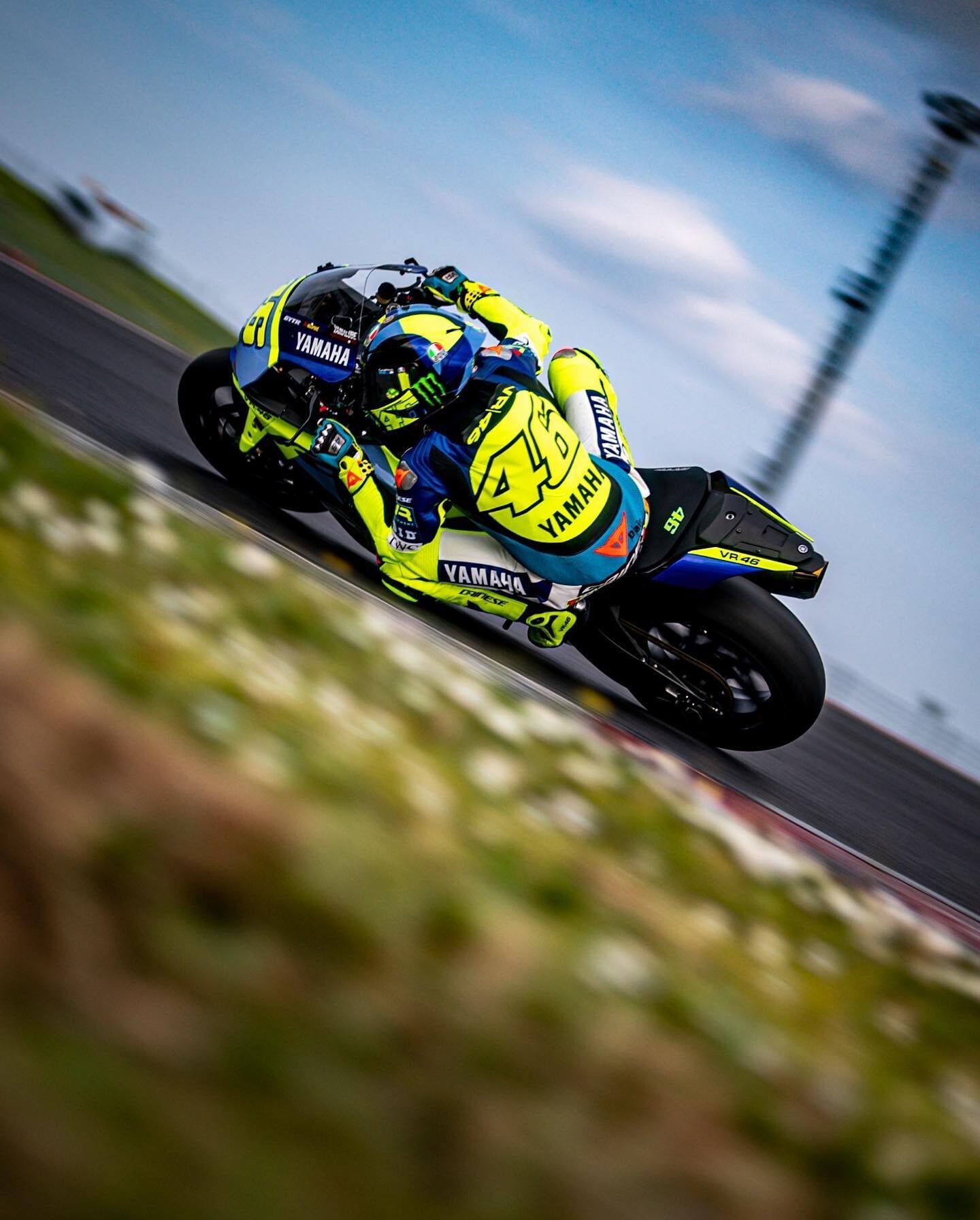 MotoGP, Valentino Rossi torna al suo primo amore: eccolo sulla Yamaha